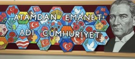 Cumhuriyet bayramı Atatürk ve pano yazısı