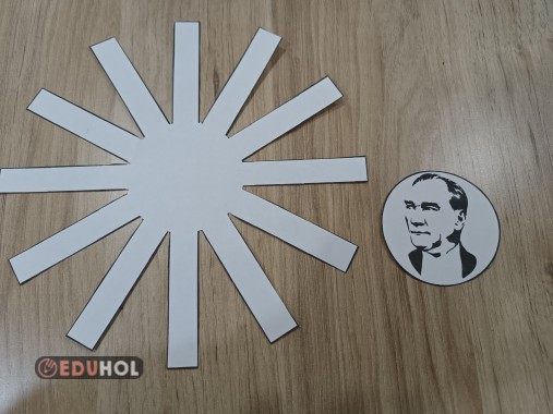 Yaka rozeti veya pano için kullanabilirsiniz.