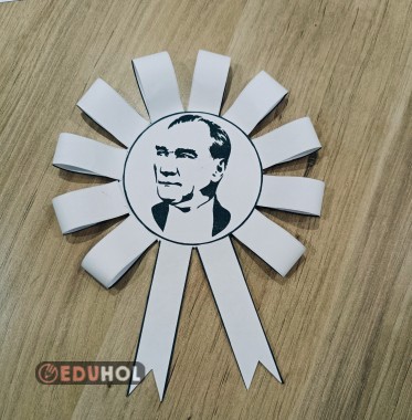 Yaka rozeti veya pano için kullanabilirsiniz.