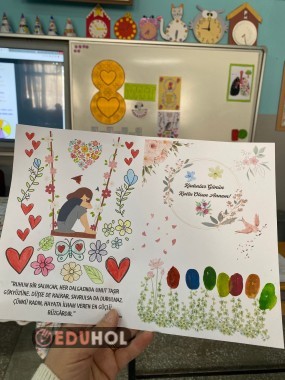 Kadınlar Günü-Anneler için hediye parmak baskısı etkinliği