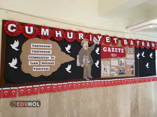 Cumhuriyet Bayramı Pano( gazete, gazeteci çocuk)