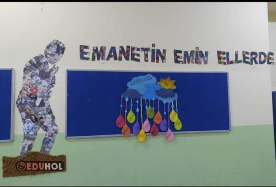 Emanetin Emin Ellerde Siyah Arka Fonlu
