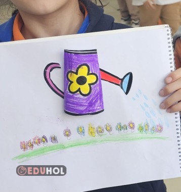 Çiçek sulayan su kabı