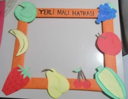 Yerli malı haftası için hatıra fotoğrafı çektirmek için