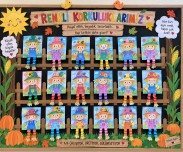 RENKLİ KORKULUKLARIMIZ