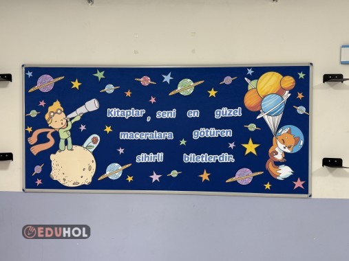 ‘Kitaplar, seni en güzel maceralara götüren sihirli biletlerdir.’ Pano Yazısı